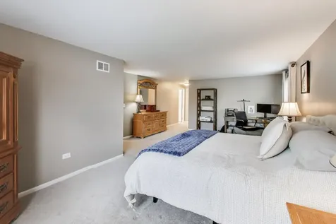 2822 North Brighton Place Arlington Heights IL 60004