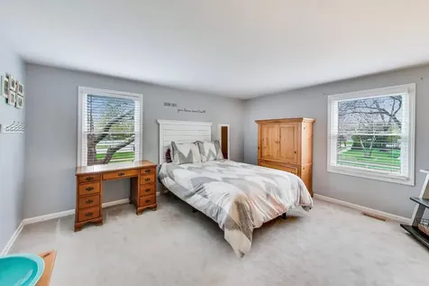 2822 North Brighton Place Arlington Heights IL 60004