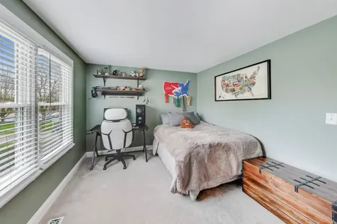 2822 North Brighton Place Arlington Heights IL 60004