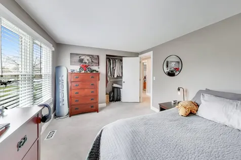 2822 North Brighton Place Arlington Heights IL 60004