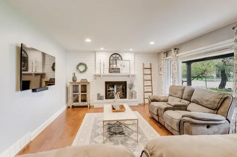 2822 North Brighton Place Arlington Heights IL 60004