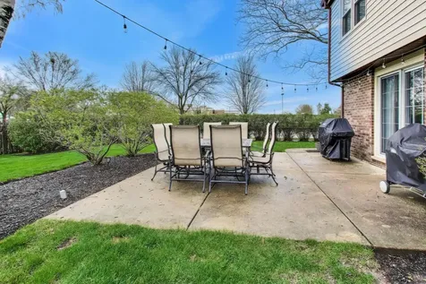 2822 North Brighton Place Arlington Heights IL 60004