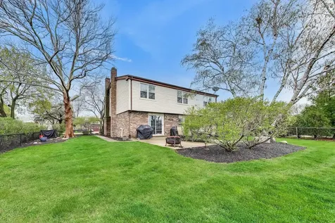 2822 North Brighton Place Arlington Heights IL 60004