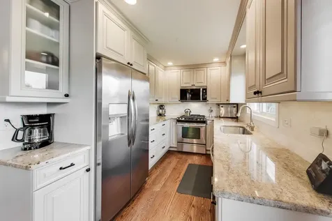 2822 North Brighton Place Arlington Heights IL 60004