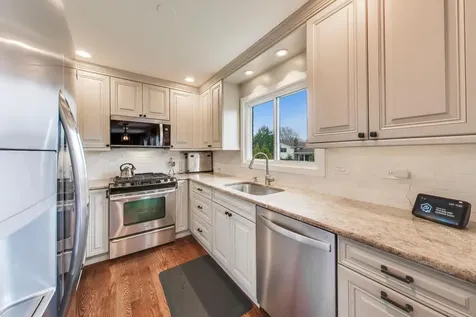 2822 North Brighton Place Arlington Heights IL 60004