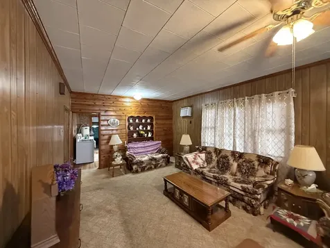 1421 West Maple Street Herrin IL 62948