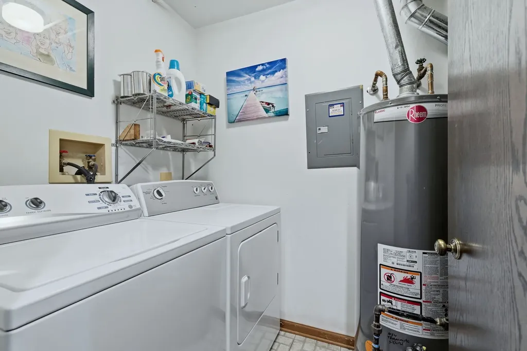 1215 Williamsport Drive Westmont IL 60559
