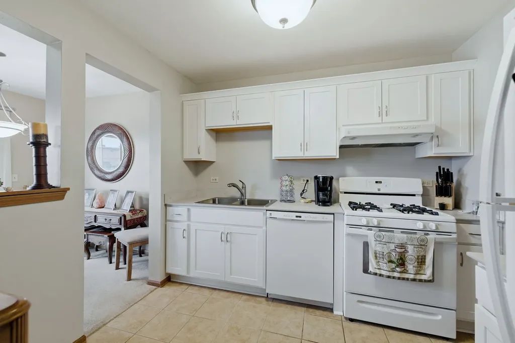 1215 Williamsport Drive Westmont IL 60559