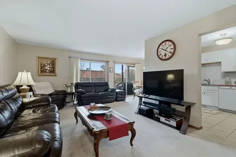 1215 Williamsport Drive Westmont IL 60559