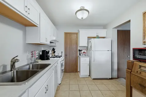 1215 Williamsport Drive Westmont IL 60559