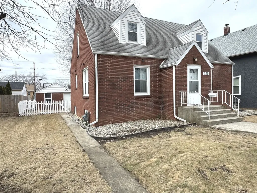123 South Alma Avenue Kankakee IL 60901