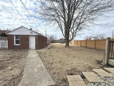 123 South Alma Avenue Kankakee IL 60901
