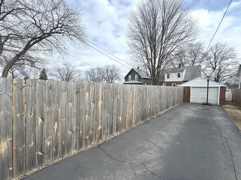 123 South Alma Avenue Kankakee IL 60901