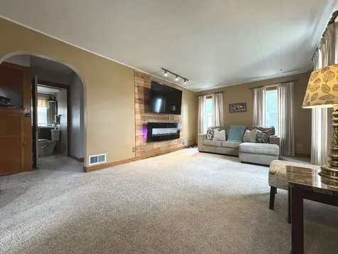 123 South Alma Avenue Kankakee IL 60901