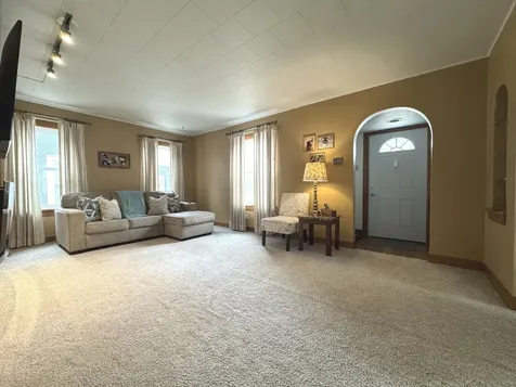 123 South Alma Avenue Kankakee IL 60901