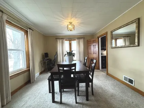 123 South Alma Avenue Kankakee IL 60901