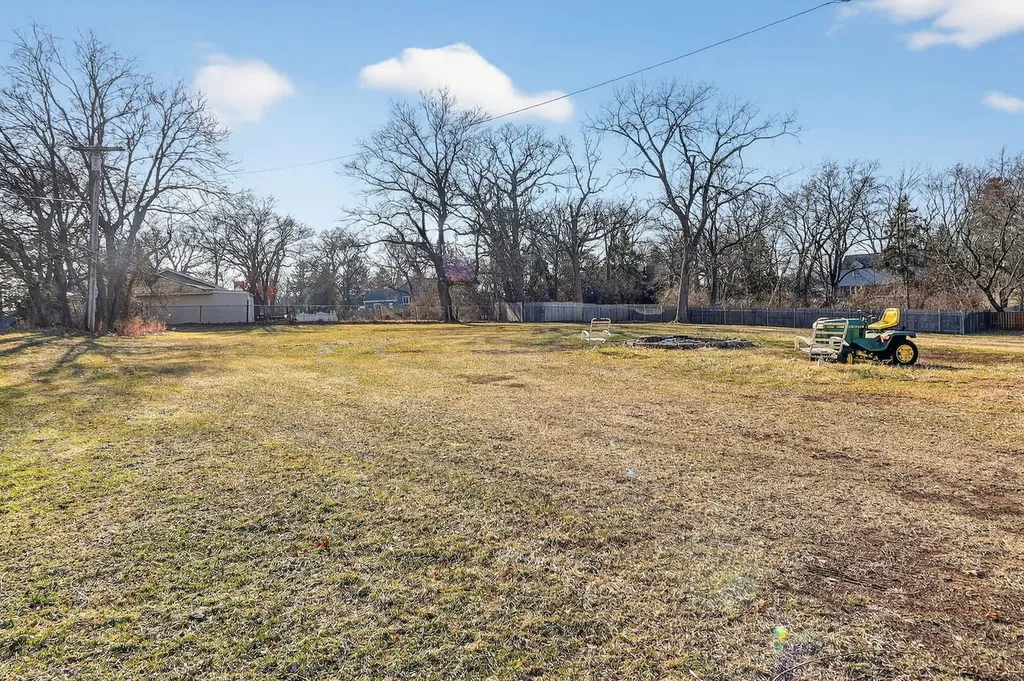 325 Oldfield Road Downers Grove IL 60516