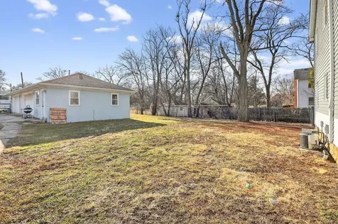 325 Oldfield Road Downers Grove IL 60516