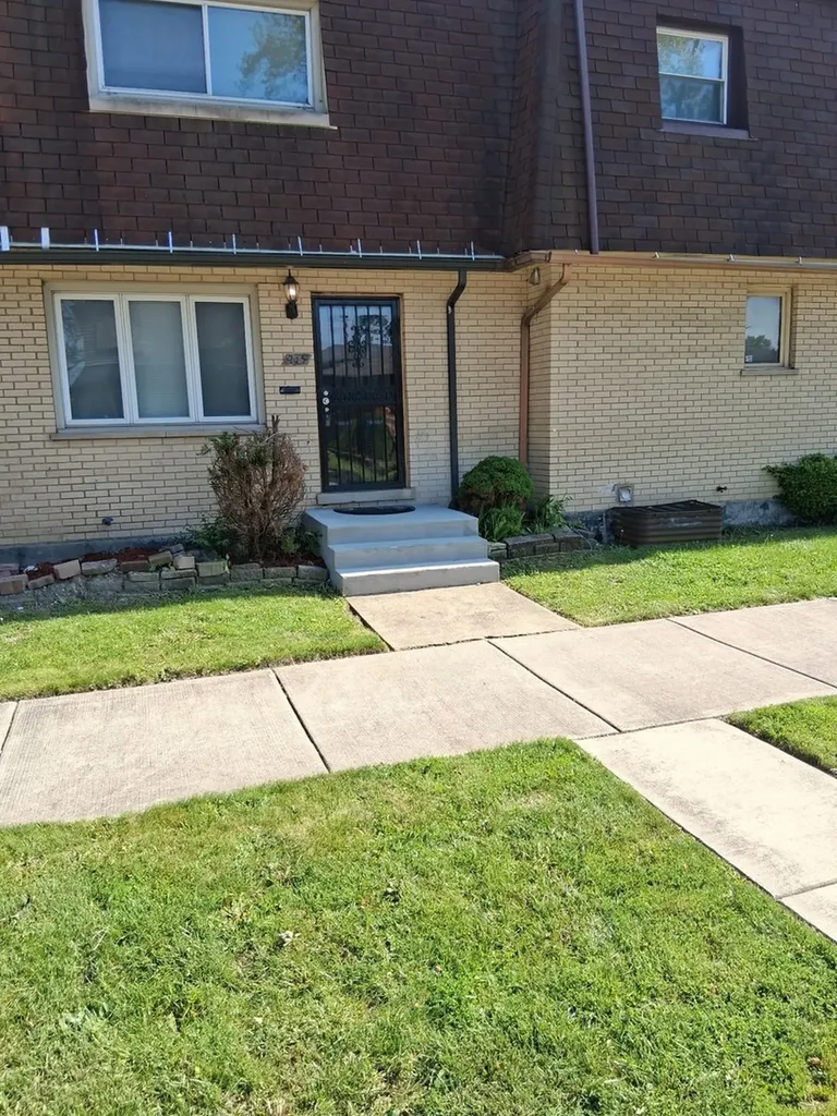 215 East 90th Place Chicago IL 60619