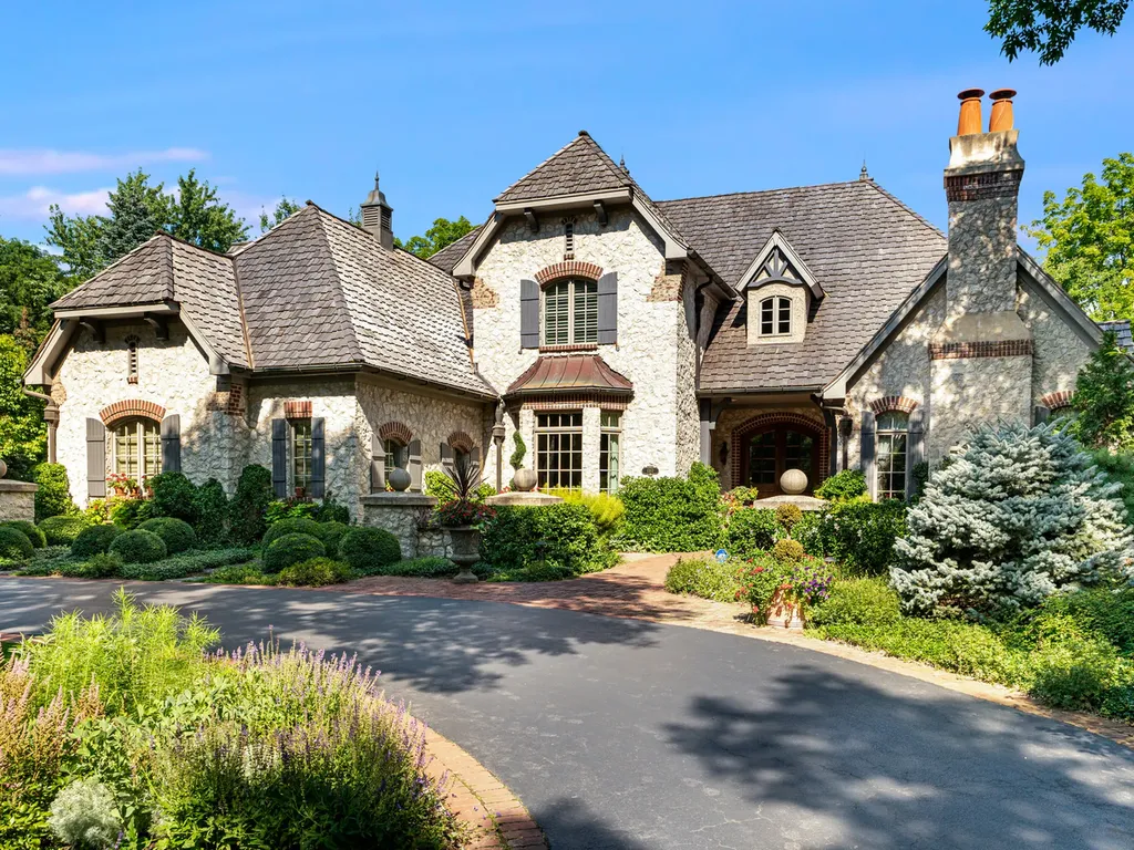 1317 Fox Glen Drive St. Charles IL 60174