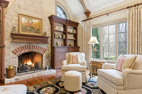 1317 Fox Glen Drive St. Charles IL 60174