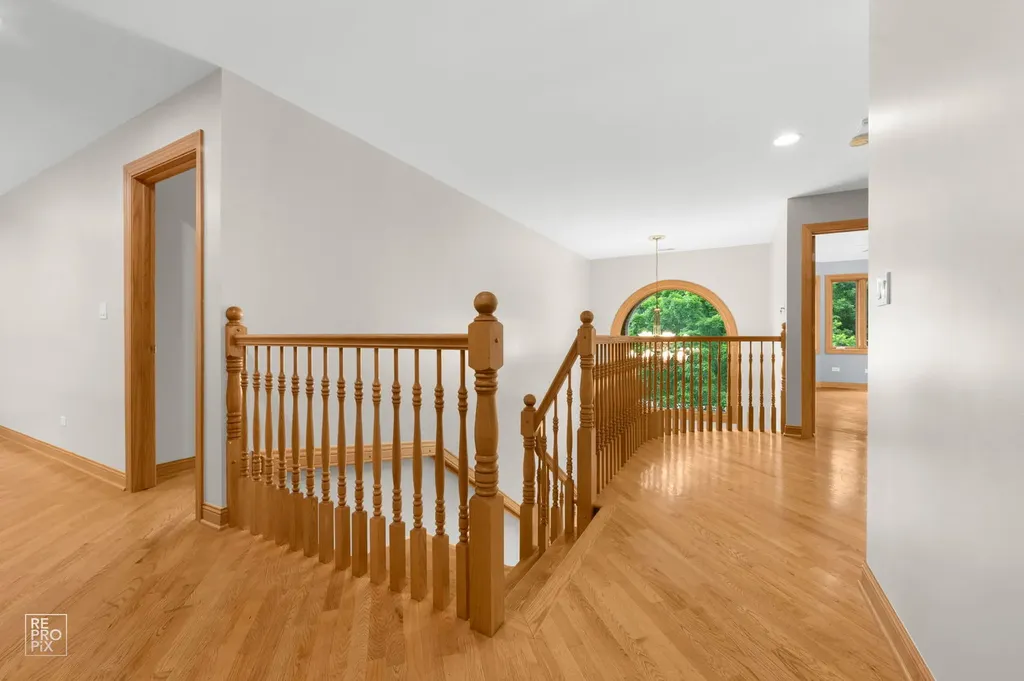 1017 East Red Oak Street Addison IL 60101
