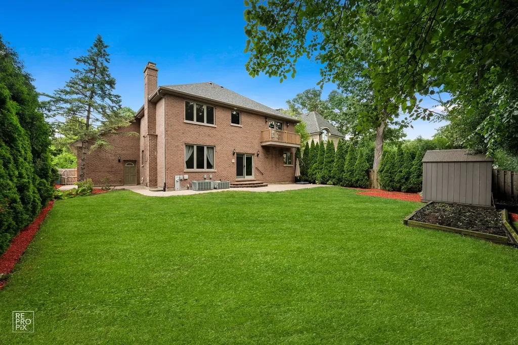 1017 East Red Oak Street Addison IL 60101