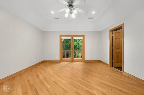 1017 East Red Oak Street Addison IL 60101