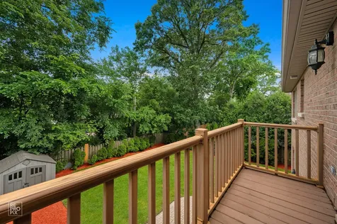 1017 East Red Oak Street Addison IL 60101