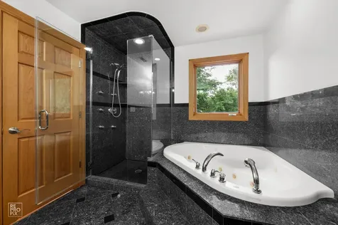 1017 East Red Oak Street Addison IL 60101