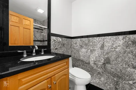 1017 East Red Oak Street Addison IL 60101