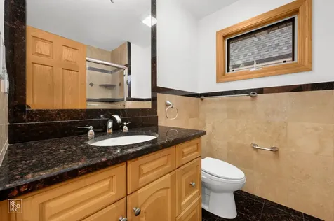 1017 East Red Oak Street Addison IL 60101