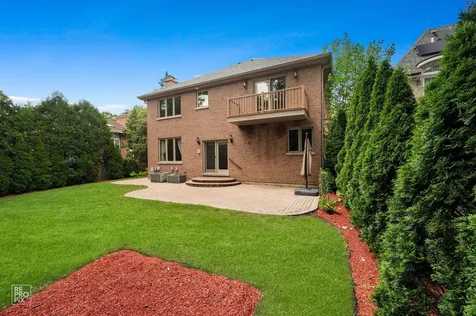 1017 East Red Oak Street Addison IL 60101