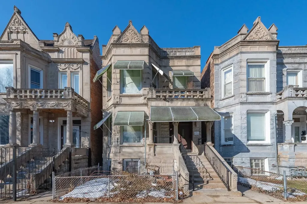 1512 South Sawyer Avenue Chicago IL 60623