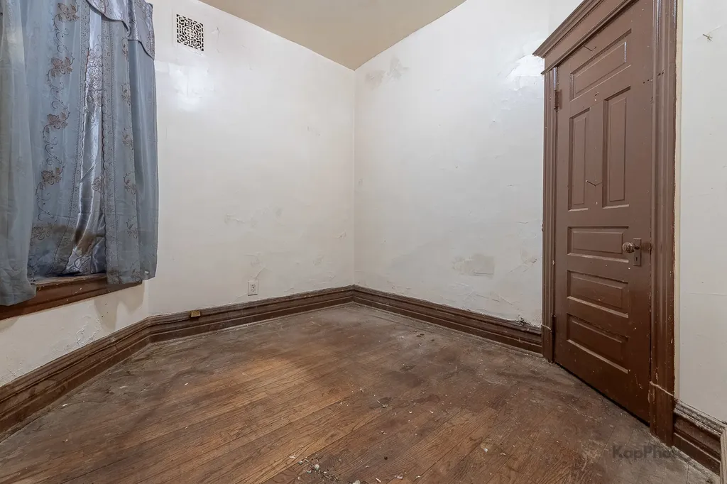 1512 South Sawyer Avenue Chicago IL 60623