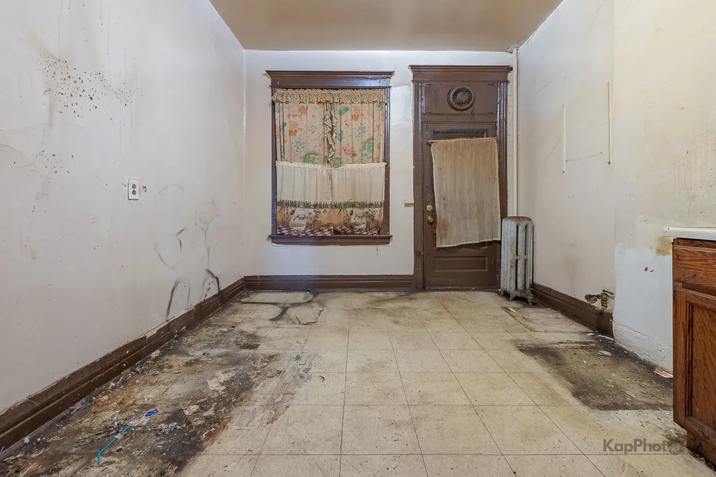 1512 South Sawyer Avenue Chicago IL 60623