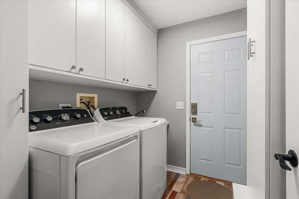 3712 Falkner Drive Naperville IL 60564