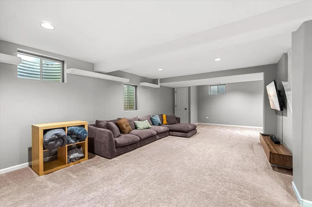 3712 Falkner Drive Naperville IL 60564