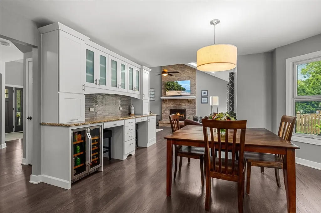 3712 Falkner Drive Naperville IL 60564