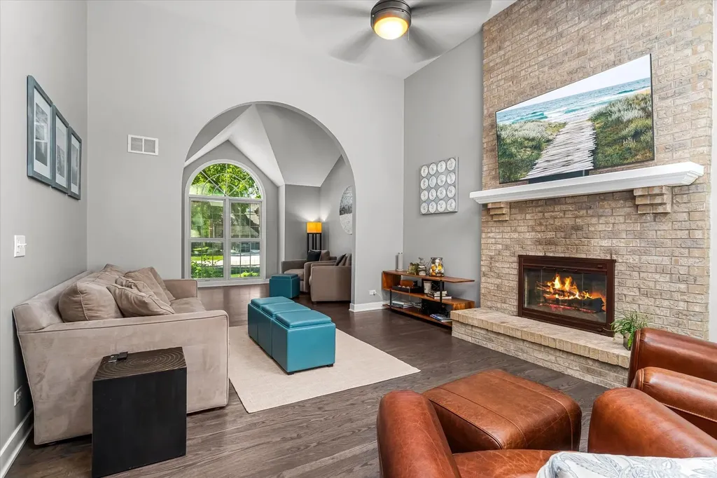3712 Falkner Drive Naperville IL 60564