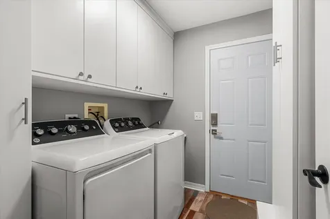 3712 Falkner Drive Naperville IL 60564