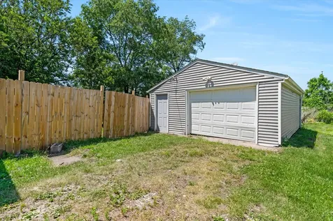 3229 66TH Avenue Moline IL 61265
