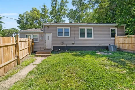 3229 66TH Avenue Moline IL 61265