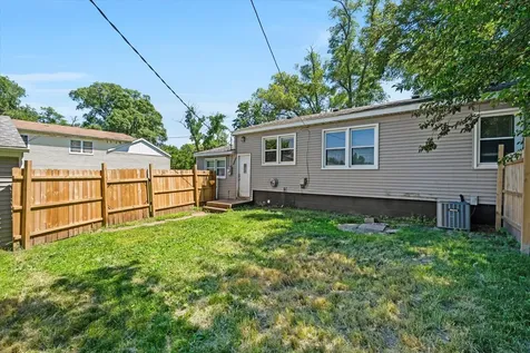 3229 66TH Avenue Moline IL 61265