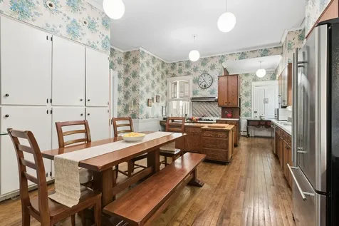 1616 Forest Place Evanston IL 60201