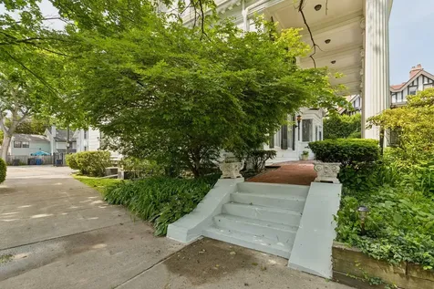 1616 Forest Place Evanston IL 60201