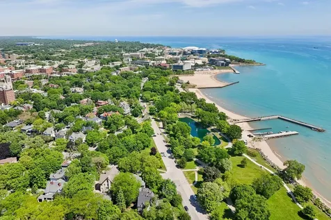 1616 Forest Place Evanston IL 60201