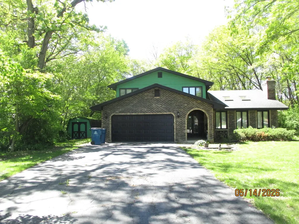 855 Charles Street Crete IL 60417