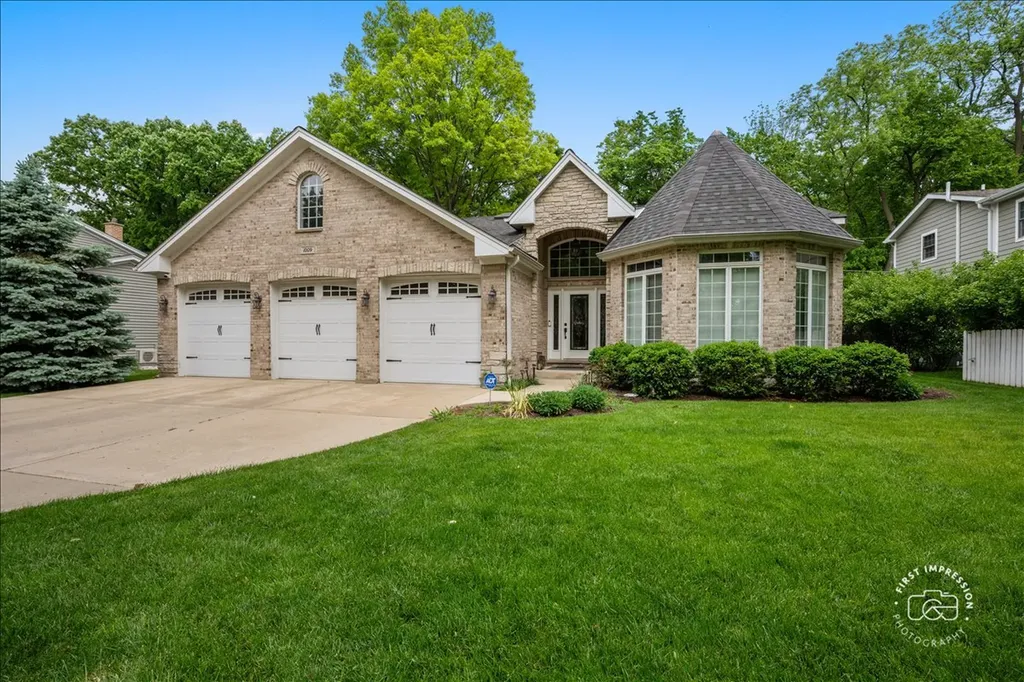1009 Douglas Avenue Naperville IL 60540