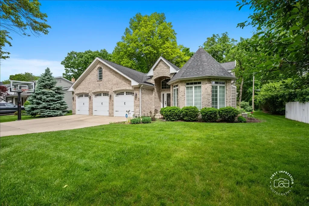 1009 Douglas Avenue Naperville IL 60540